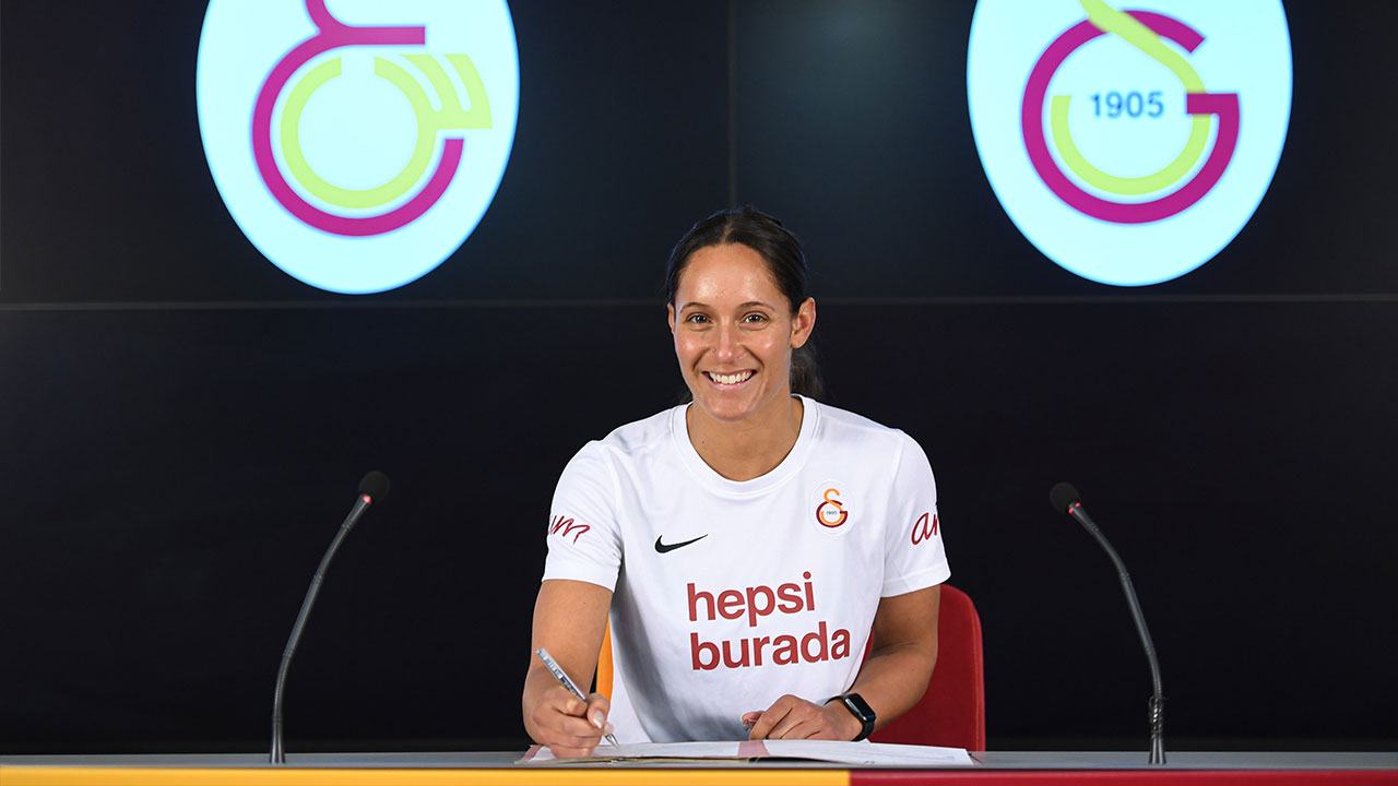 Elena Gracinda Santos Galatasaray Hepsiburada’da!