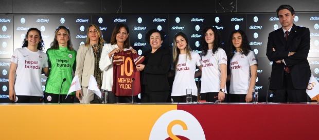 Galatasaray Hepsiburada Kadın Futbol Takımımızın forma kol sponsoru Arzum oldu